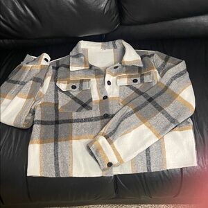 Plaid Button-Up cropped Jacket